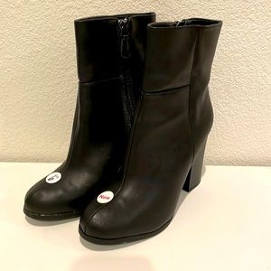 Apt 9 black heel boots size 6